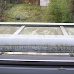 Ein-extrem-verschmutztes-Wintergartendach-in-Nuernberg-2026.