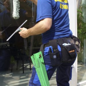 fensterreiniger-beim-fensterreinigung-nuernberg-2026.